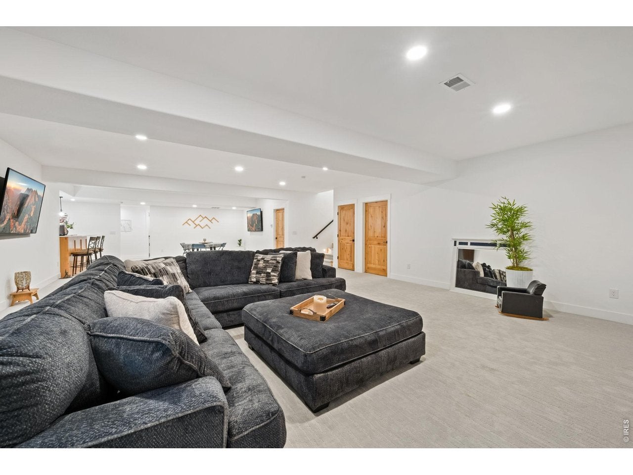 Berthoud, Colorado, 80513, United States, 5 Bedrooms Bedrooms, ,4 BathroomsBathrooms,Residential,Active,2045014