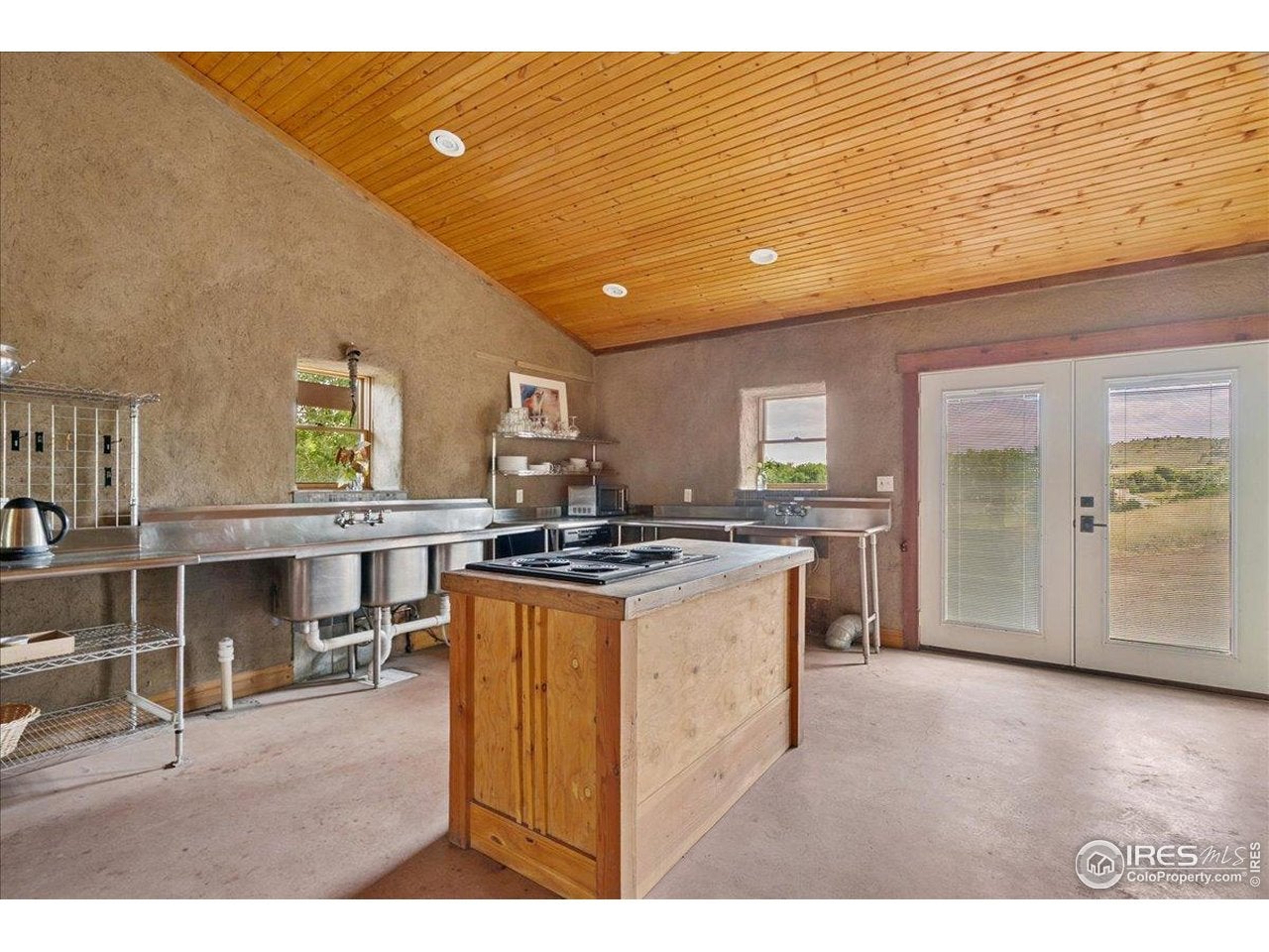 Loveland, Colorado, 80537, United States, 5 Bedrooms Bedrooms, ,2 BathroomsBathrooms,Residential,Active,1877833