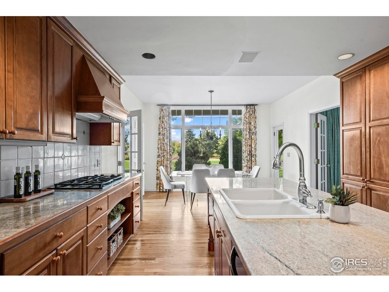 Boulder, Colorado, 80301, United States, 3 Bedrooms Bedrooms, ,4 BathroomsBathrooms,Residential,Active,1997593