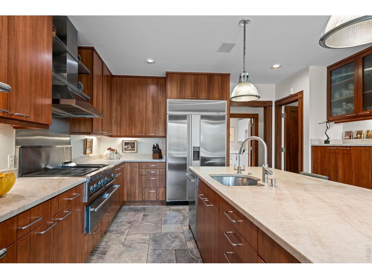 Niwot, Colorado, 80503, United States, 4 Bedrooms Bedrooms, ,7 BathroomsBathrooms,Residential,Active,2033402
