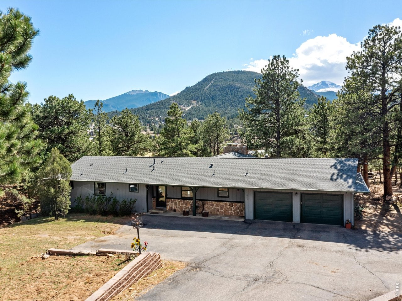 Estes Park, Colorado, 80517, United States, 5 Bedrooms Bedrooms, ,3 BathroomsBathrooms,Residential,Active,2038183