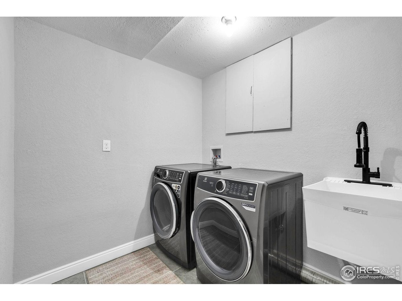 Louisville, Colorado, 80027, United States, 4 Bedrooms Bedrooms, ,4 BathroomsBathrooms,Residential,Active,2009812