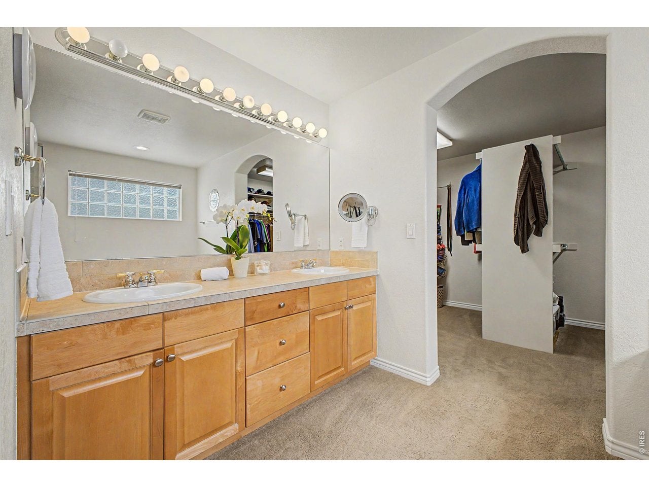 Longmont, Colorado, 80503, United States, 5 Bedrooms Bedrooms, ,5 BathroomsBathrooms,Residential,Active,2042652