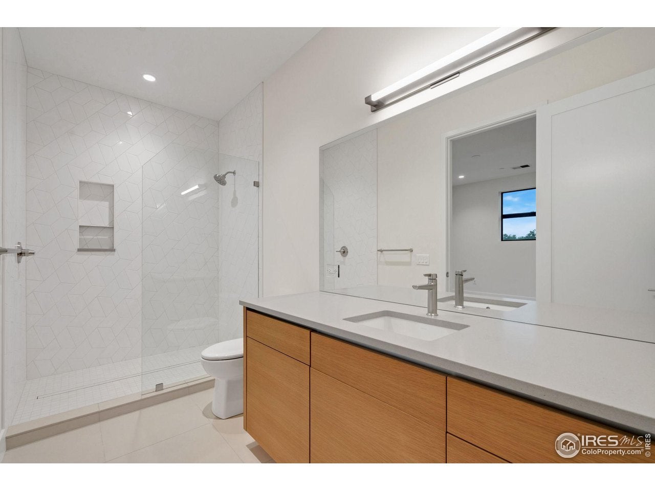 Loveland, Colorado, 80537, United States, 2 Bedrooms Bedrooms, ,3 BathroomsBathrooms,Residential,Active,1726842