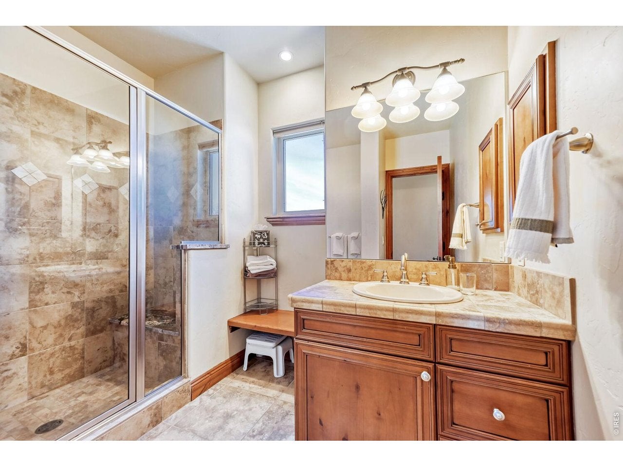 Longmont, Colorado, 80504, United States, 4 Bedrooms Bedrooms, ,5 BathroomsBathrooms,Residential,Active,2033410