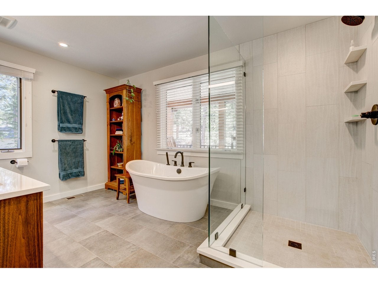 Estes Park, Colorado, 80517, United States, 3 Bedrooms Bedrooms, ,2 BathroomsBathrooms,Residential,Active,2030600