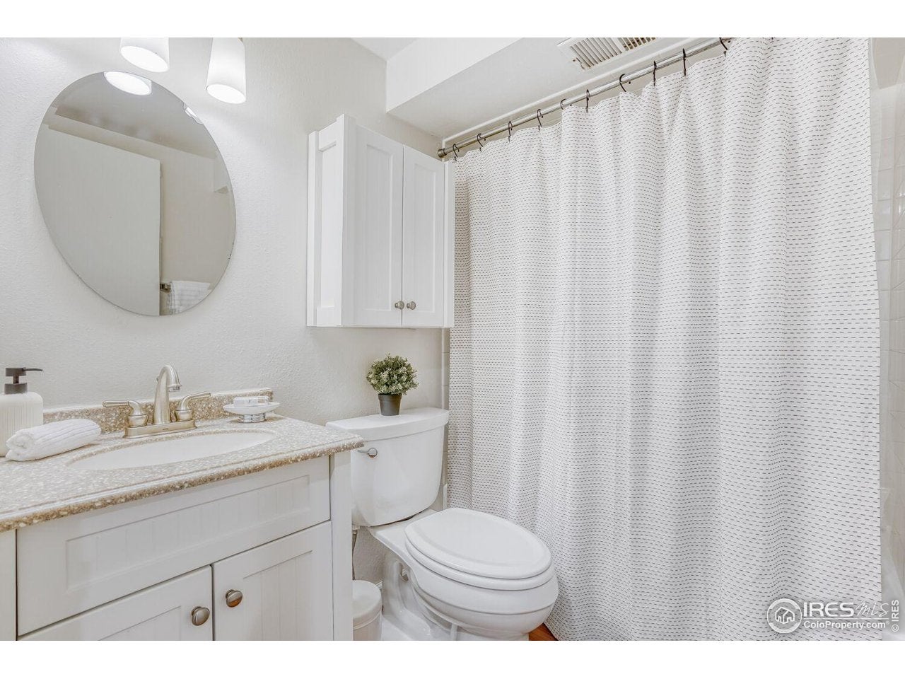 Boulder, Colorado, 80305, United States, 5 Bedrooms Bedrooms, ,4 BathroomsBathrooms,Residential,Active,2012224