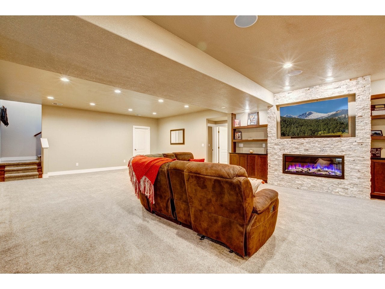Severance, Colorado, 80610, United States, 5 Bedrooms Bedrooms, ,3 BathroomsBathrooms,Residential,Active,2043120