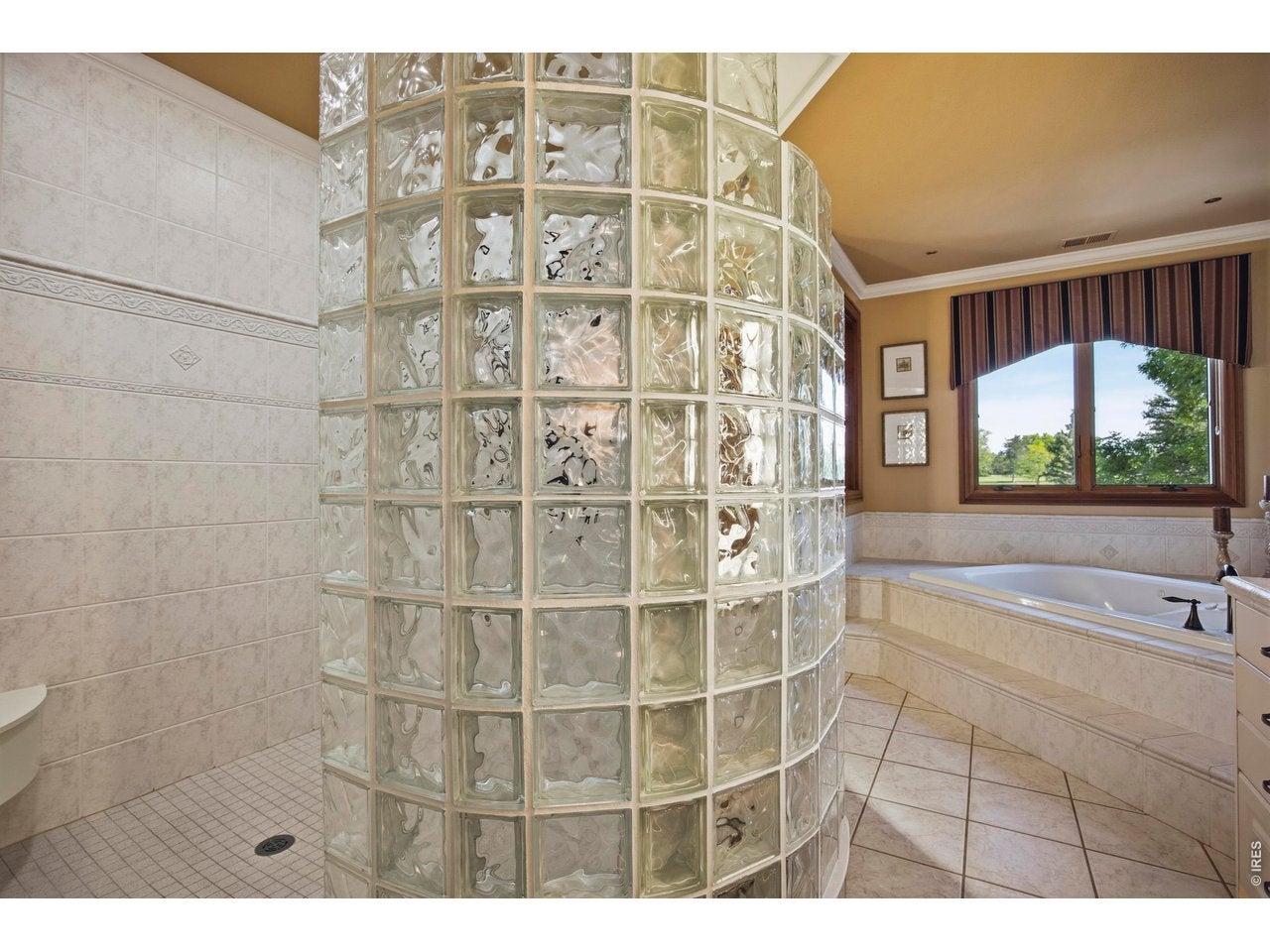 Fort Collins, Colorado, 80524, United States, 3 Bedrooms Bedrooms, ,5 BathroomsBathrooms,Residential,Contingent,2045710