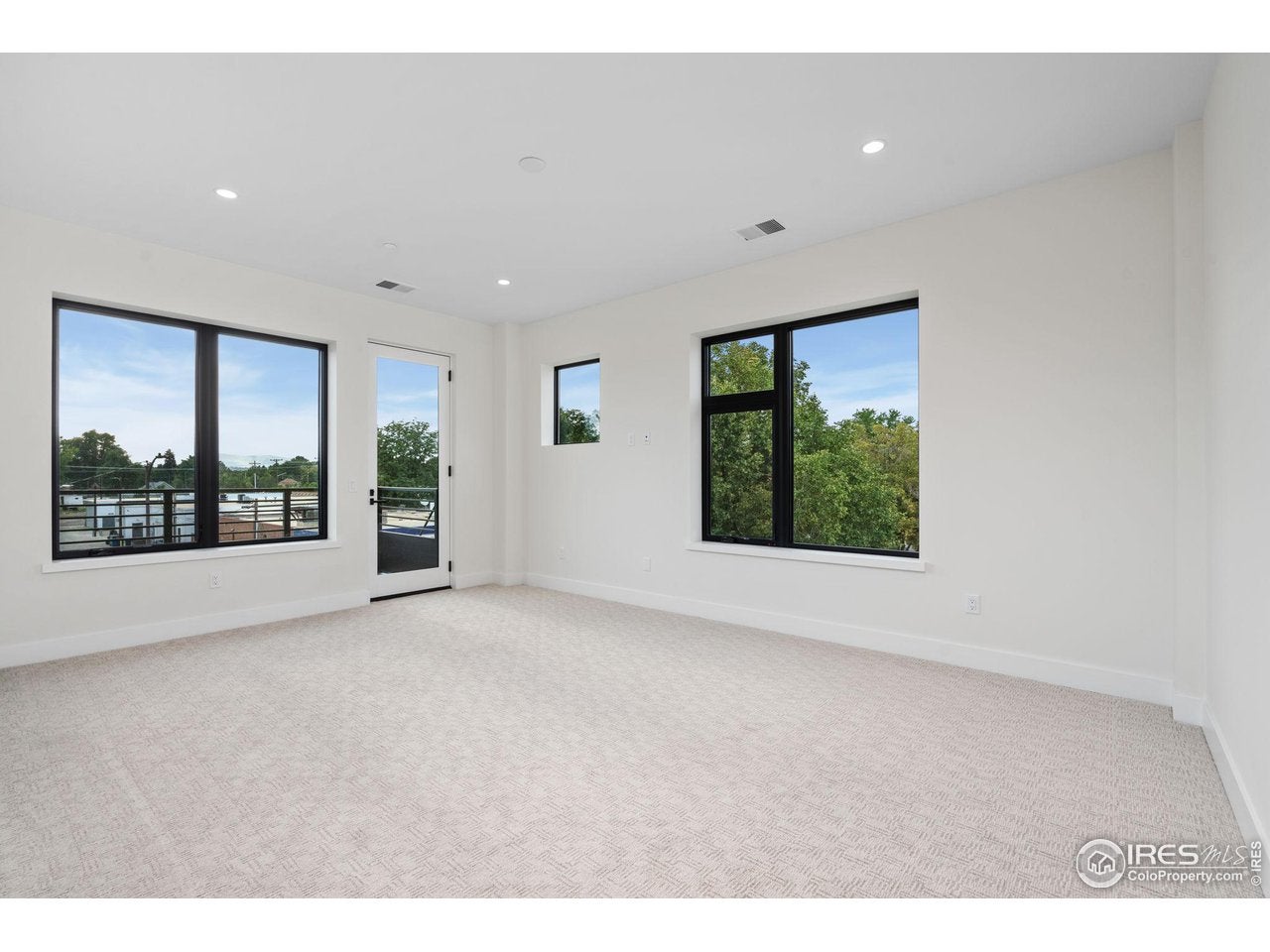 Loveland, Colorado, 80537, United States, 2 Bedrooms Bedrooms, ,3 BathroomsBathrooms,Residential,Active,1726950