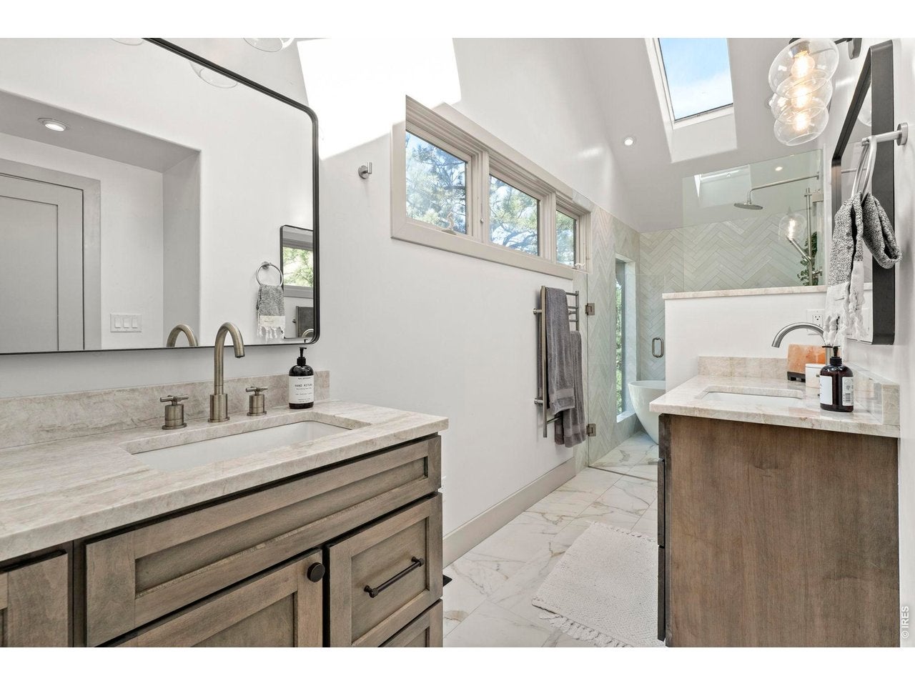 Boulder, Colorado, 80304, United States, 4 Bedrooms Bedrooms, ,4 BathroomsBathrooms,Residential,Contingent,2045742
