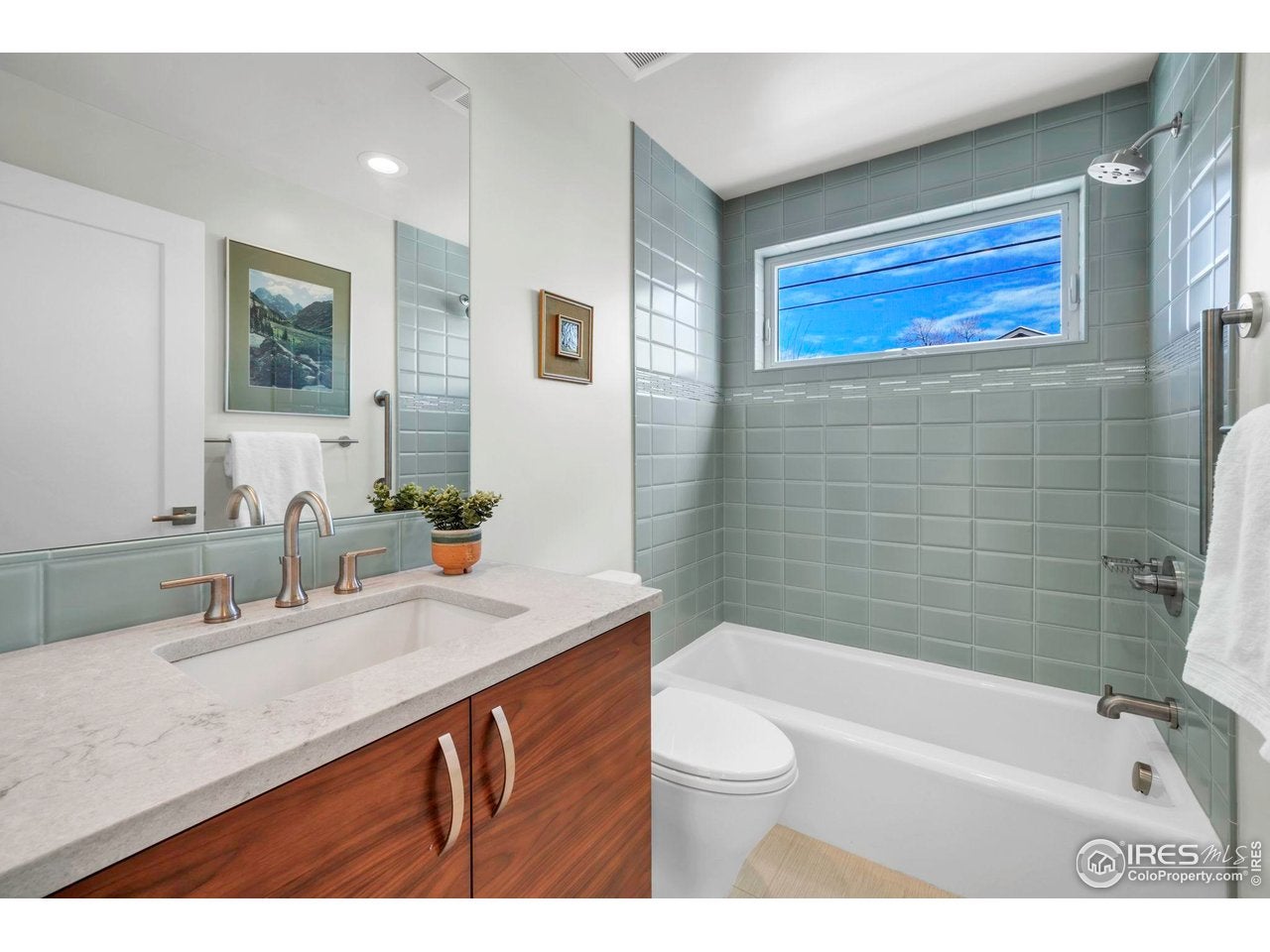 Louisville, Colorado, 80027, United States, 4 Bedrooms Bedrooms, ,3 BathroomsBathrooms,Residential,Active,2009400