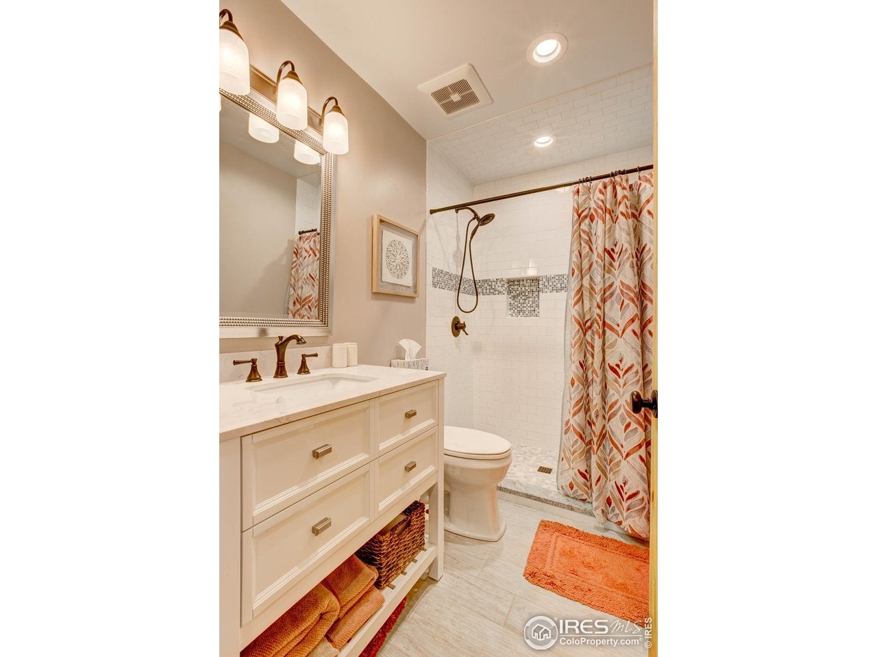 Lyons, Colorado, 80540, United States, 5 Bedrooms Bedrooms, ,4 BathroomsBathrooms,Residential,Active,2006864