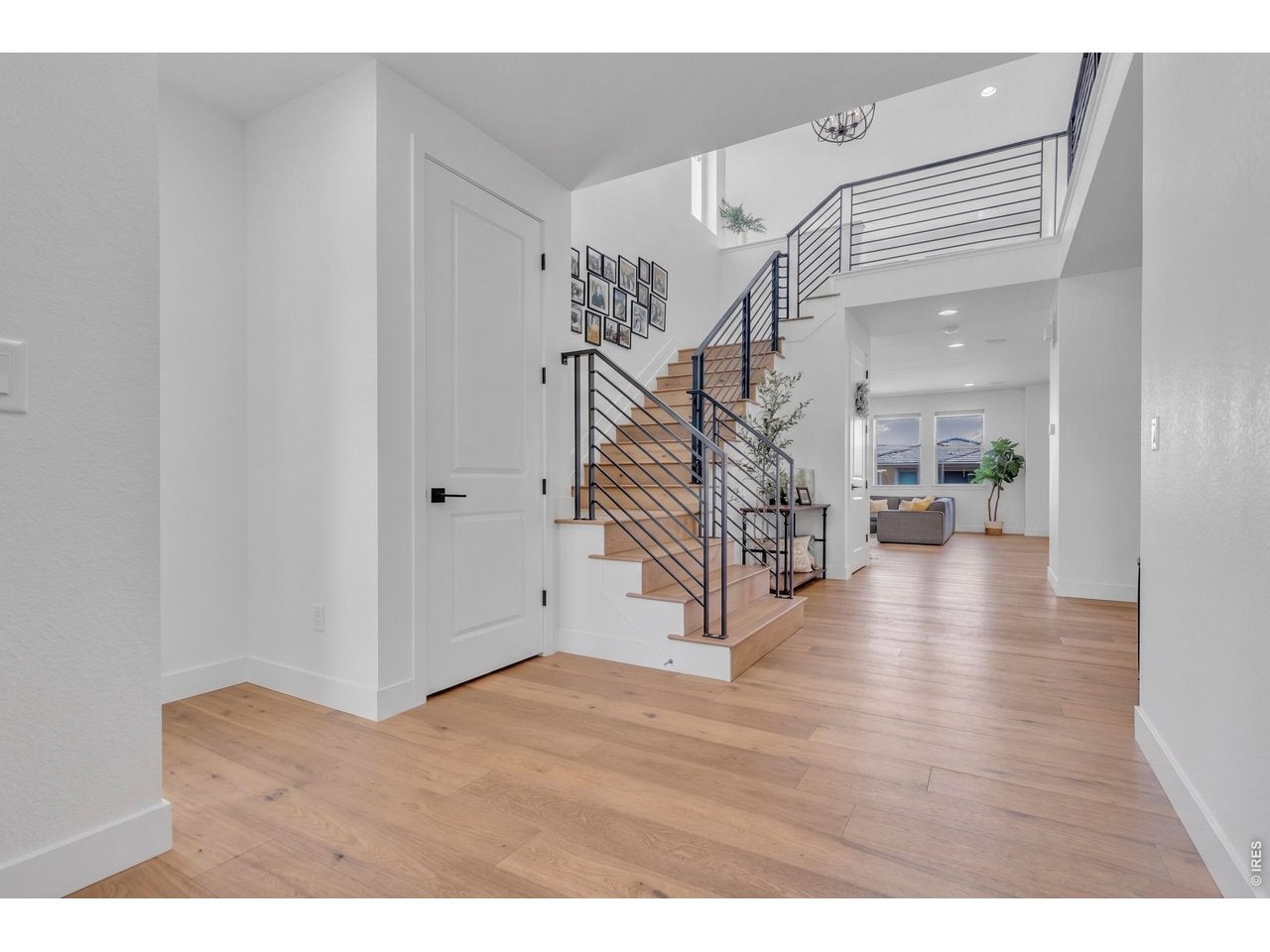 Broomfield, Colorado, 80023, United States, 5 Bedrooms Bedrooms, ,5 BathroomsBathrooms,Residential,Active,2052095
