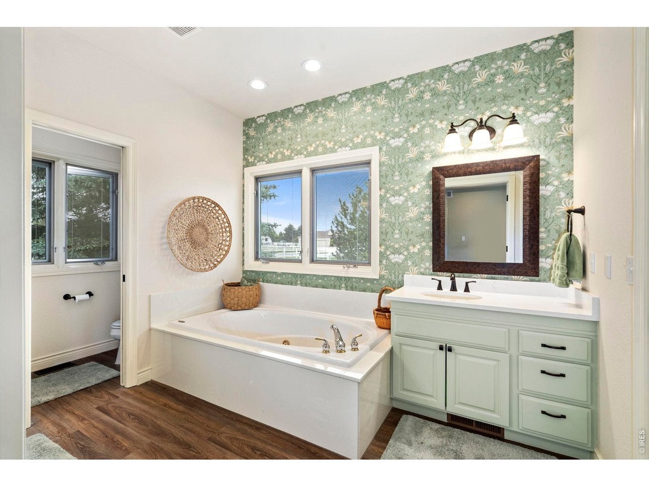 Windsor, Colorado, 80550, United States, 5 Bedrooms Bedrooms, ,4 BathroomsBathrooms,Residential,Active,2052058
