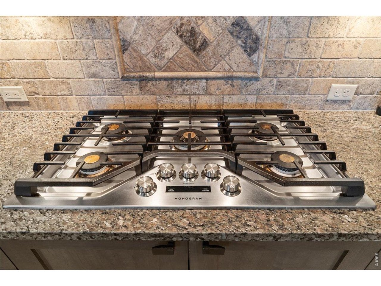 Berthoud, Colorado, 80513, United States, 3 Bedrooms Bedrooms, ,3 BathroomsBathrooms,Residential,Contingent,2052094