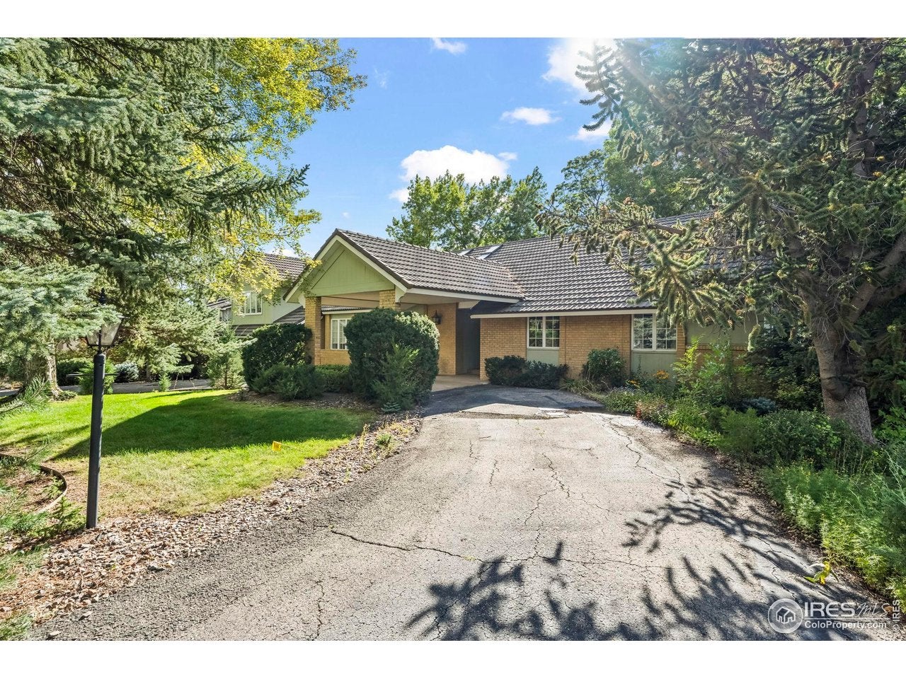 Boulder, Colorado, 80301, United States, 3 Bedrooms Bedrooms, ,4 BathroomsBathrooms,Residential,Active,1997593