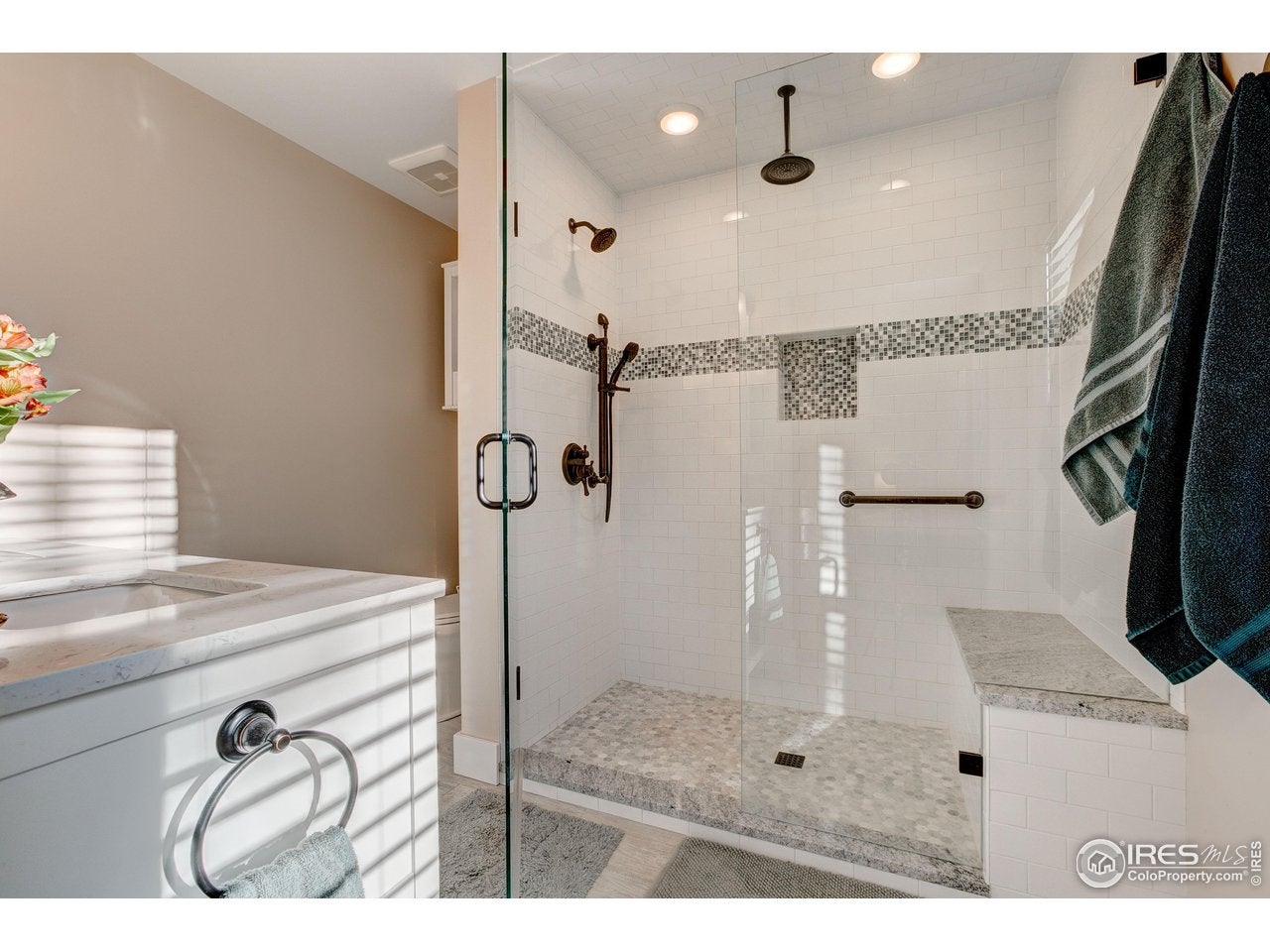 Lyons, Colorado, 80540, United States, 5 Bedrooms Bedrooms, ,4 BathroomsBathrooms,Residential,Active,2006864