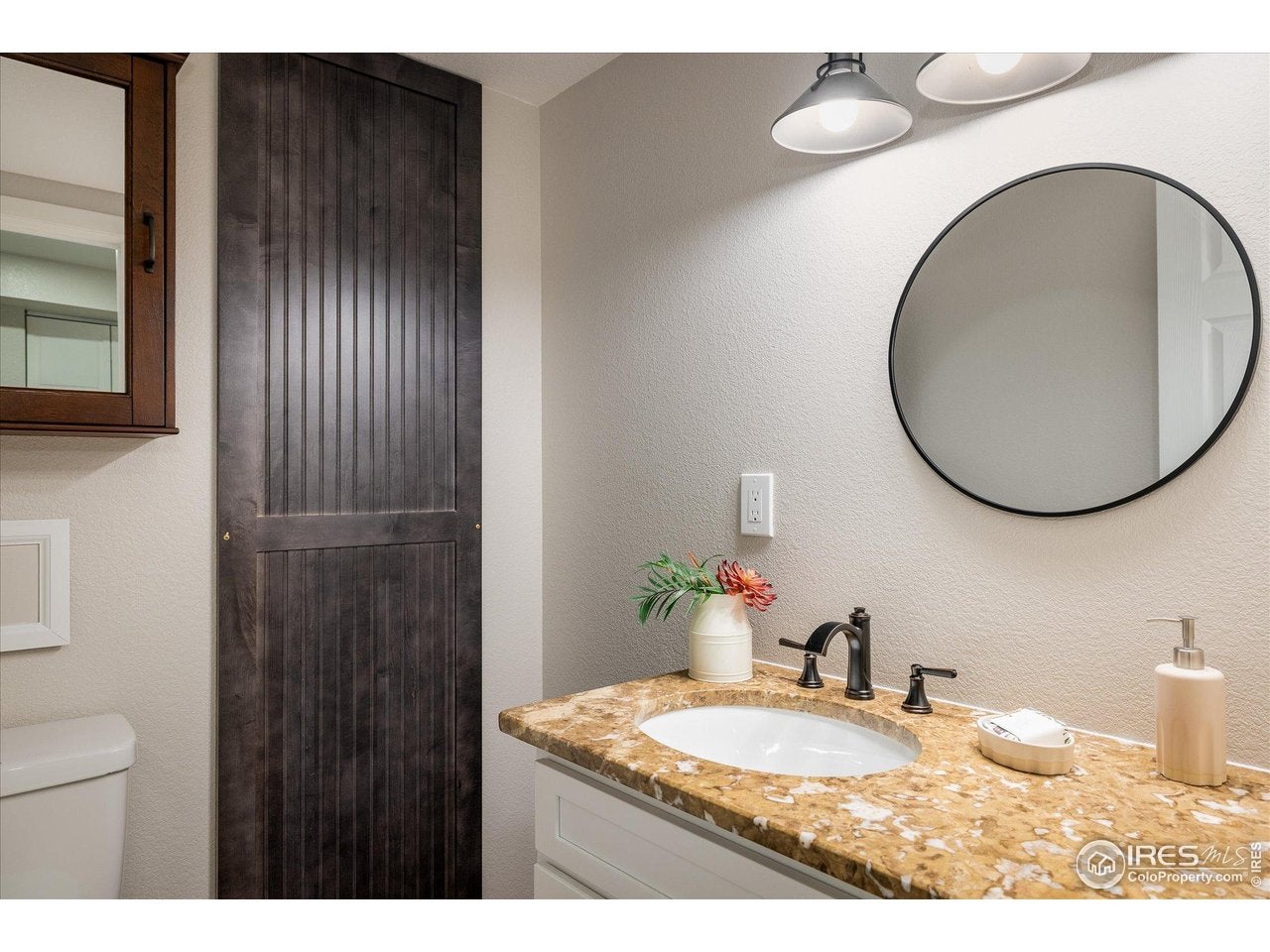 Golden, Colorado, 80403, United States, ,3 BathroomsBathrooms,Residential,Active,1888512