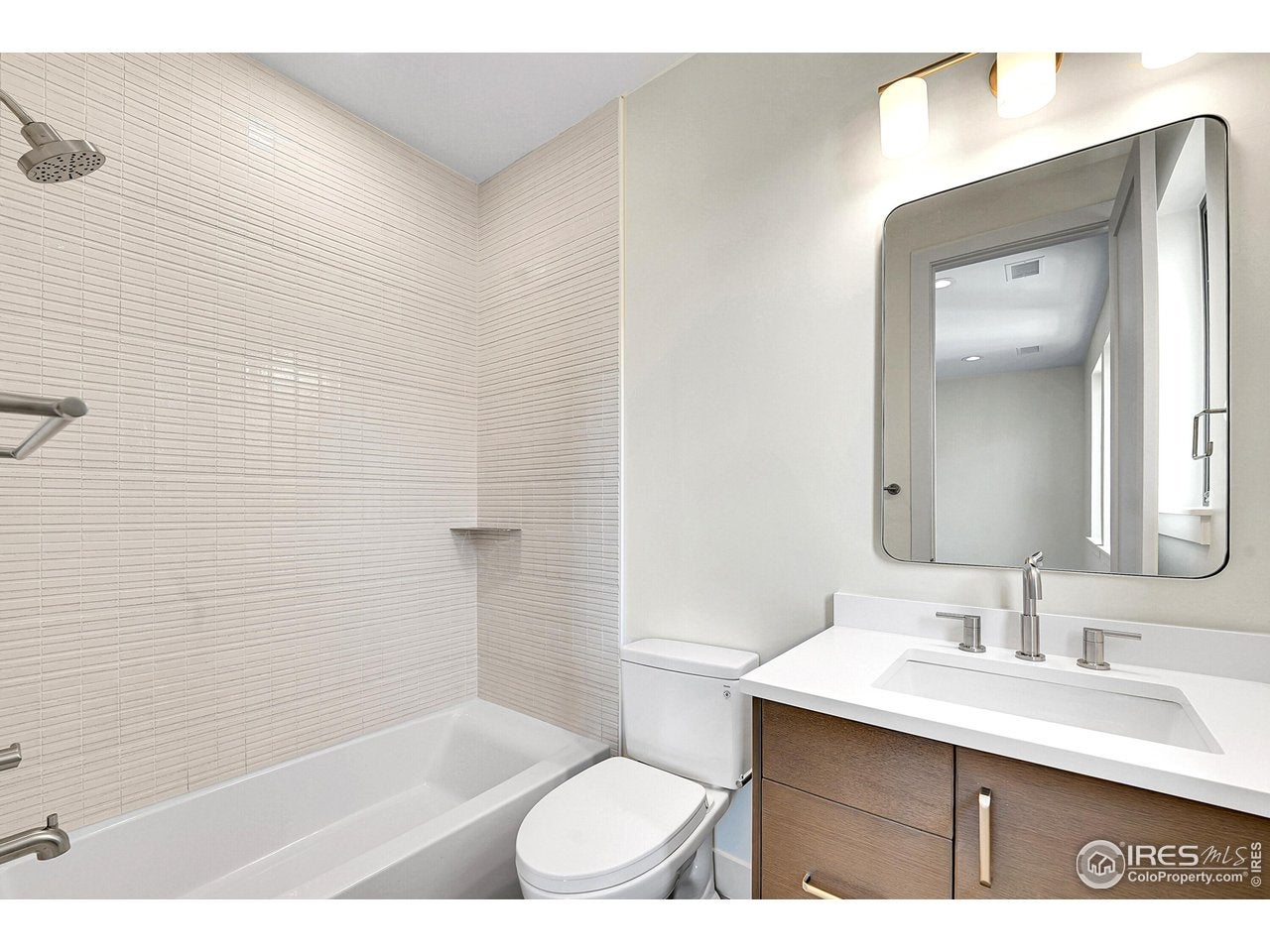 Louisville, Colorado, 80027, United States, 5 Bedrooms Bedrooms, ,6 BathroomsBathrooms,Residential,Active,2019833