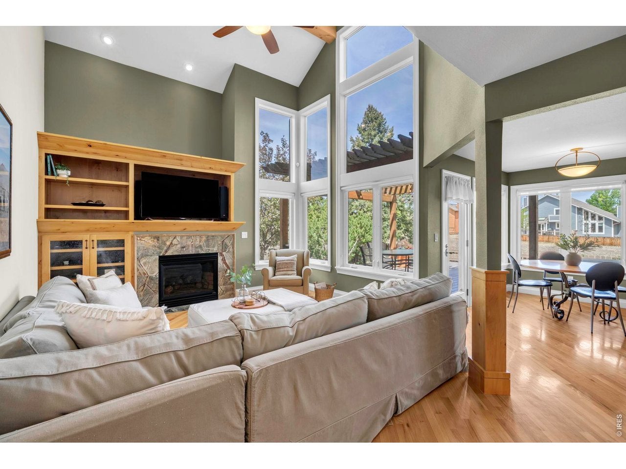 Louisville, Colorado, 80027, United States, 5 Bedrooms Bedrooms, ,5 BathroomsBathrooms,Residential,Active,2041594