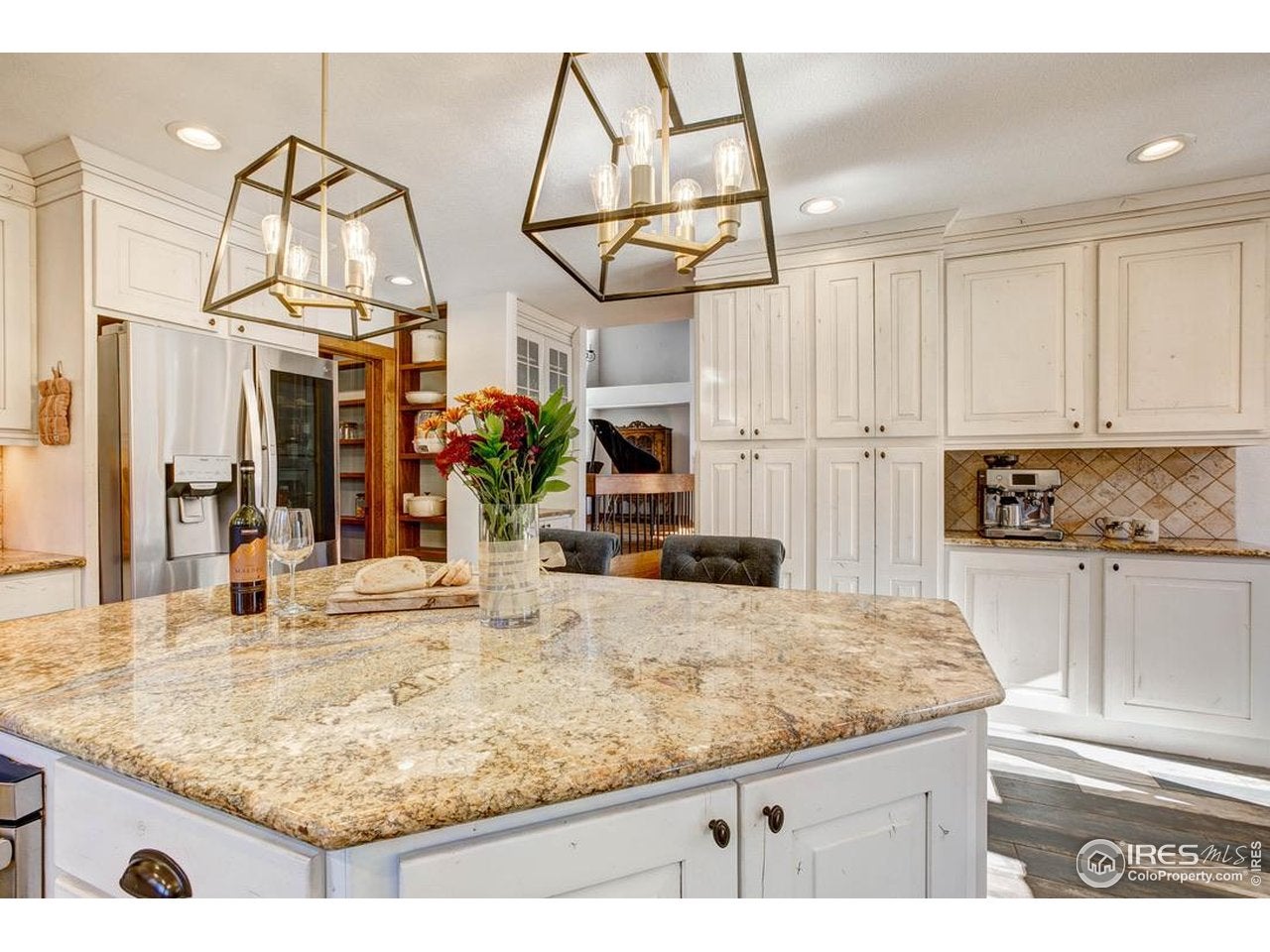 Estes Park, Colorado, 80517, United States, 4 Bedrooms Bedrooms, ,3 BathroomsBathrooms,Residential,Active,1990027