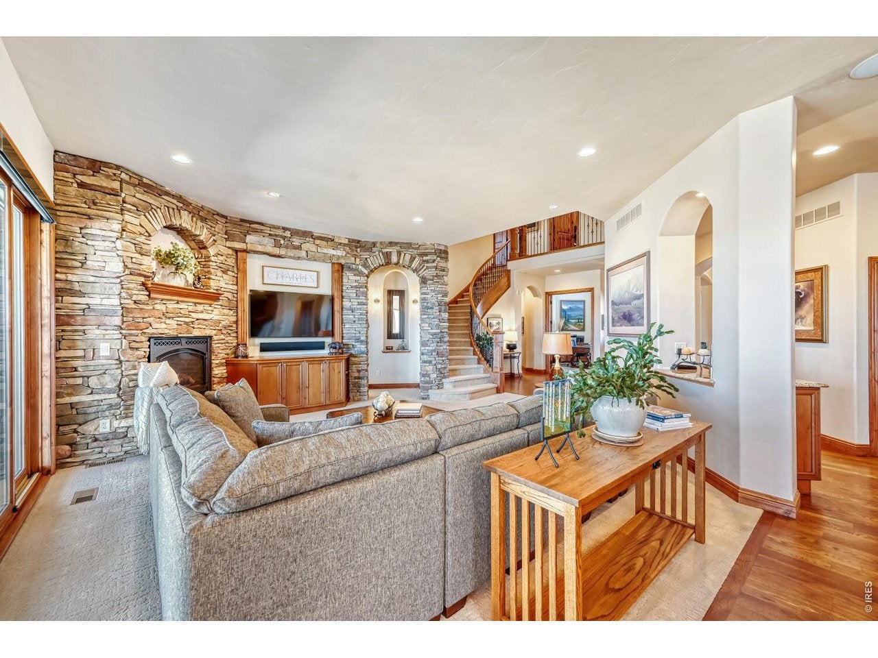Longmont, Colorado, 80504, United States, 4 Bedrooms Bedrooms, ,5 BathroomsBathrooms,Residential,Active,2033410