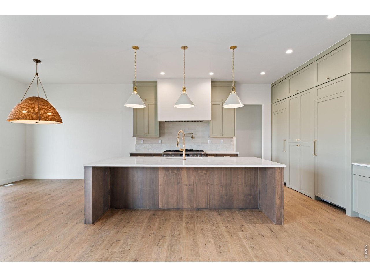 Windsor, Colorado, 80550, United States, 5 Bedrooms Bedrooms, ,4 BathroomsBathrooms,Residential,Active,1972154