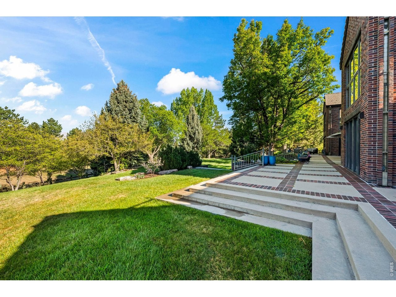 Niwot, Colorado, 80503, United States, 4 Bedrooms Bedrooms, ,7 BathroomsBathrooms,Residential,Active,2033402