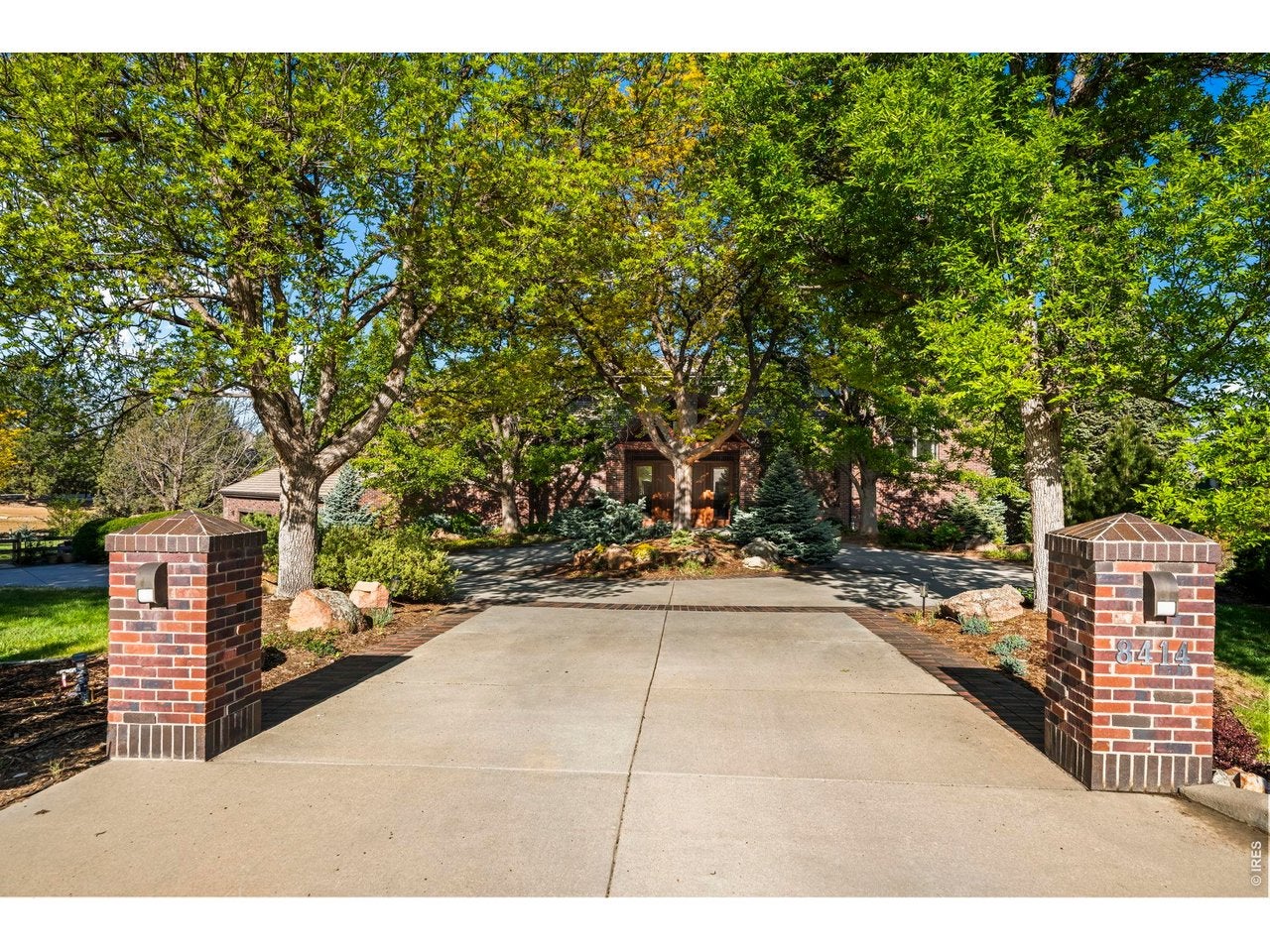 Niwot, Colorado, 80503, United States, 4 Bedrooms Bedrooms, ,7 BathroomsBathrooms,Residential,Active,2033402