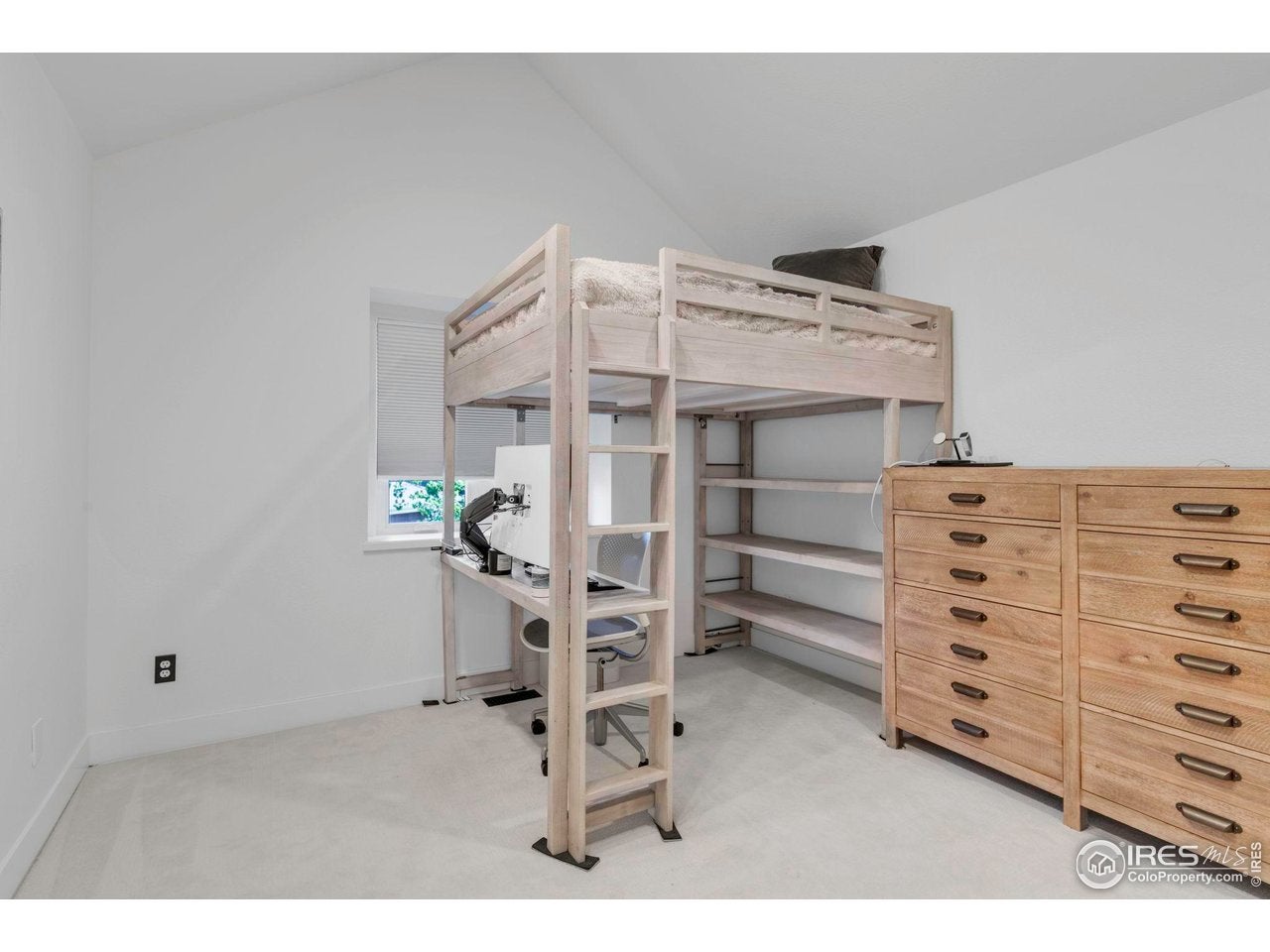 Louisville, Colorado, 80027, United States, 4 Bedrooms Bedrooms, ,4 BathroomsBathrooms,Residential,Active,1821969