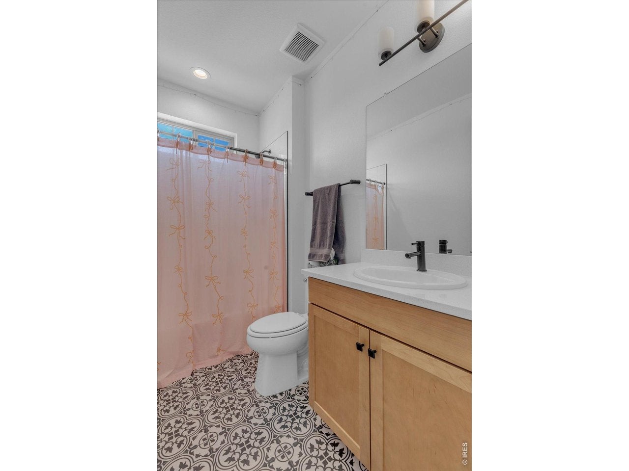 Broomfield, Colorado, 80023, United States, 5 Bedrooms Bedrooms, ,5 BathroomsBathrooms,Residential,Active,2052095