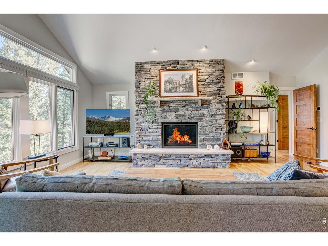 Estes Park, Colorado, 80517, United States, 3 Bedrooms Bedrooms, ,2 BathroomsBathrooms,Residential,Active,2030600