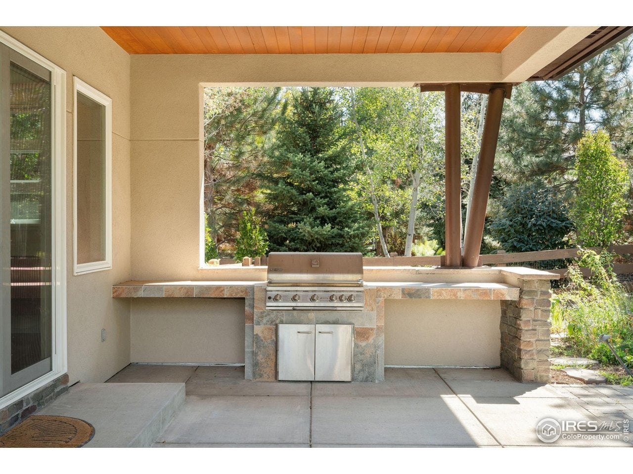 Lafayette, Colorado, 80026, United States, 6 Bedrooms Bedrooms, ,5 BathroomsBathrooms,Residential,Active,1945353