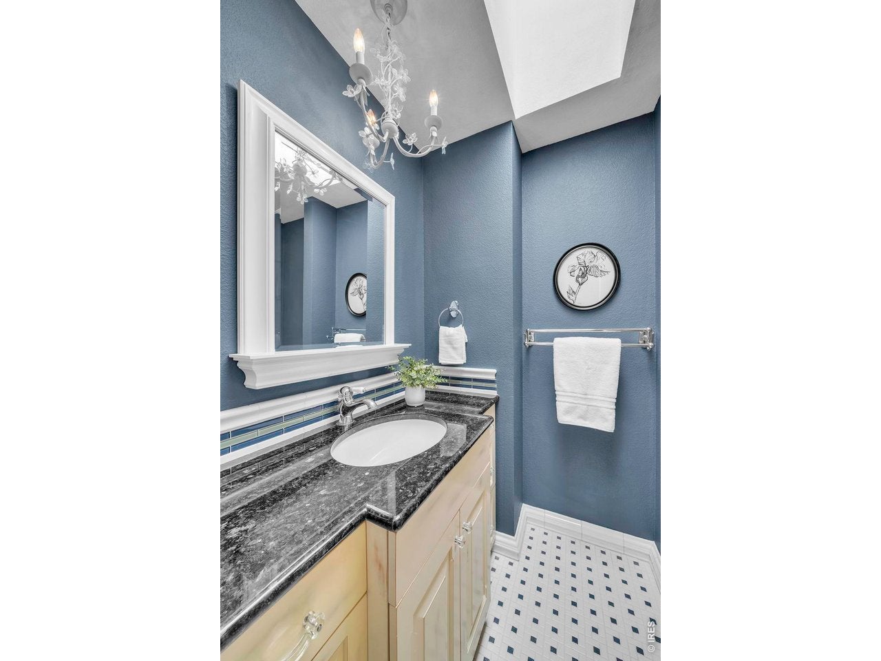 Louisville, Colorado, 80027, United States, 5 Bedrooms Bedrooms, ,5 BathroomsBathrooms,Residential,Active,2041594