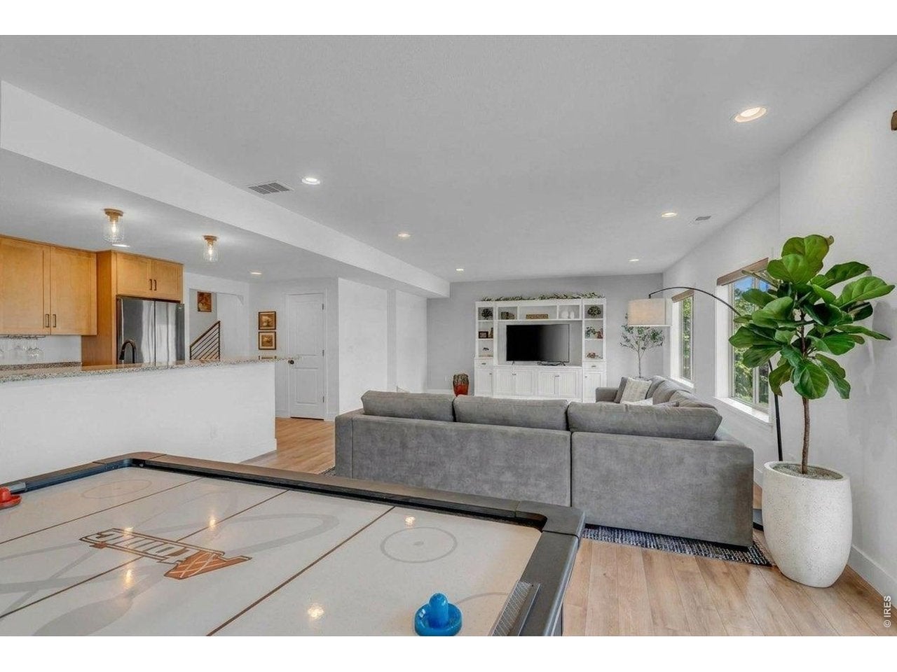 Broomfield, Colorado, 80023, United States, 5 Bedrooms Bedrooms, ,5 BathroomsBathrooms,Residential,Active,2052095