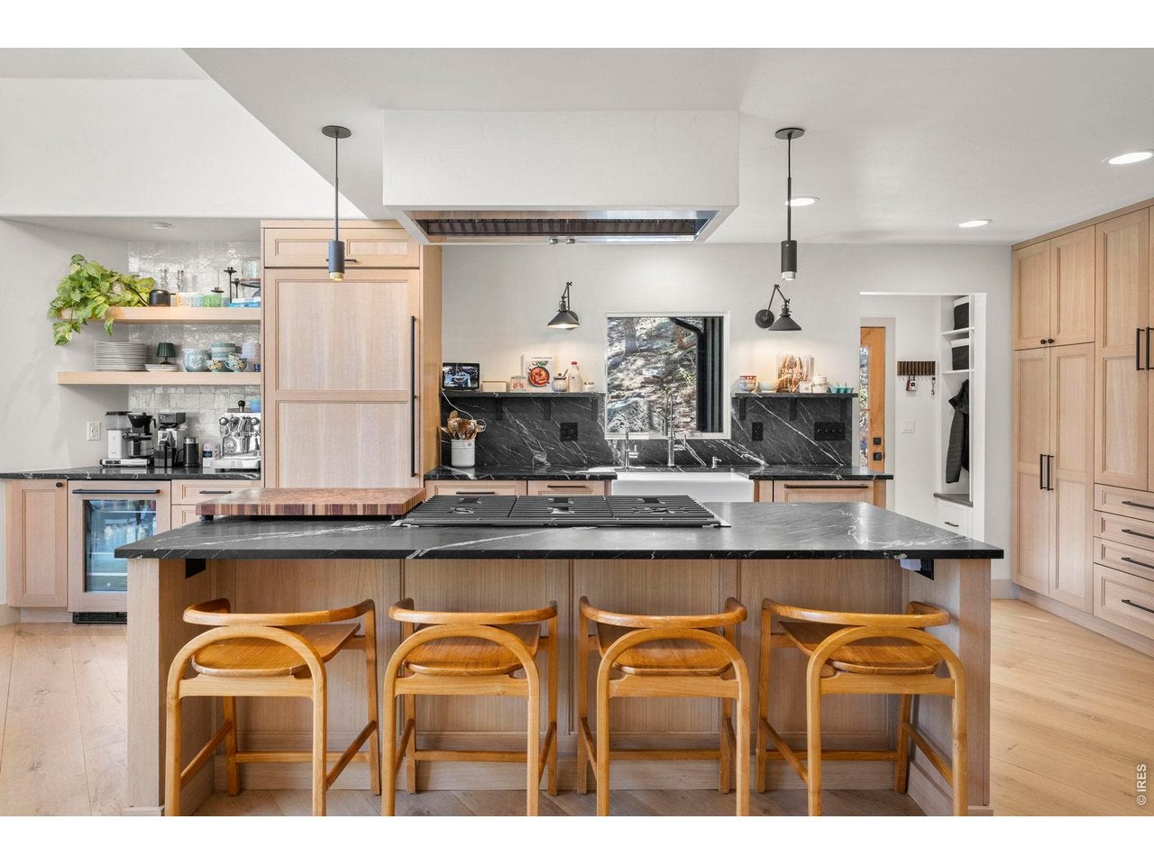 Boulder, Colorado, 80304, United States, 4 Bedrooms Bedrooms, ,4 BathroomsBathrooms,Residential,Contingent,2045742