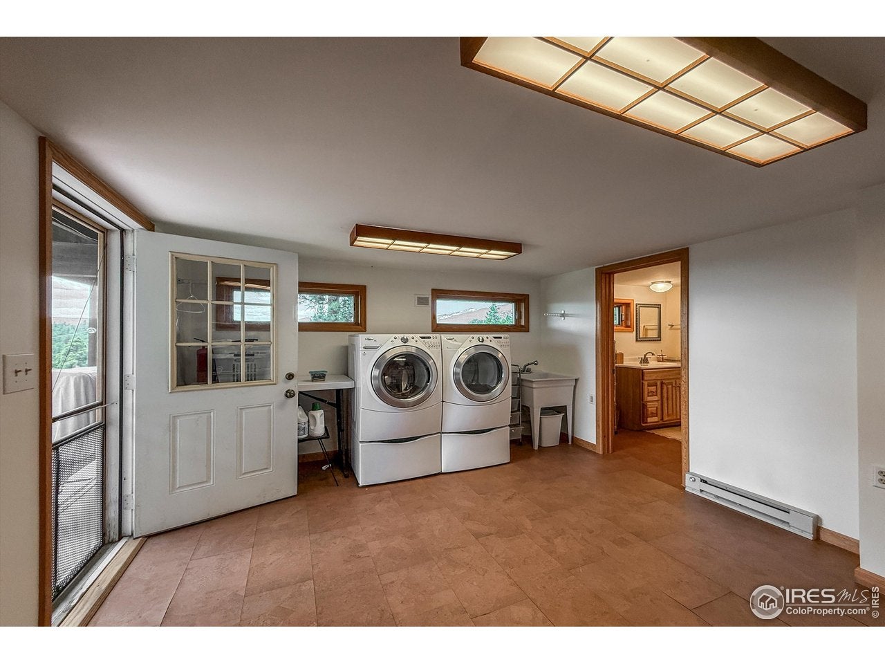 Lyons, Colorado, 80540, United States, 2 Bedrooms Bedrooms, ,2 BathroomsBathrooms,Residential,Active,1876678