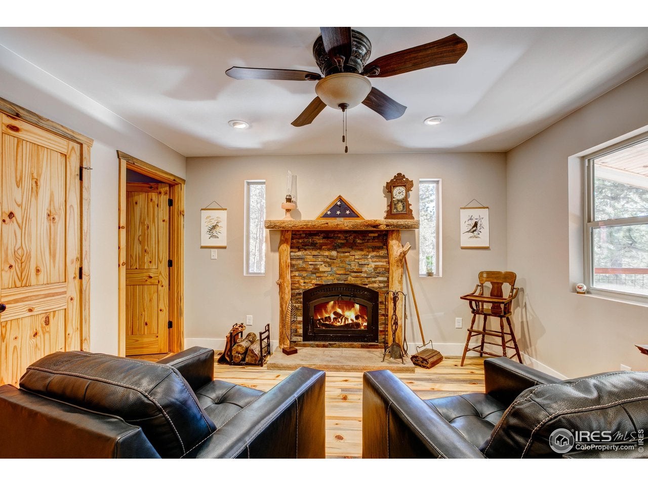 Lyons, Colorado, 80540, United States, 5 Bedrooms Bedrooms, ,4 BathroomsBathrooms,Residential,Active,2006864