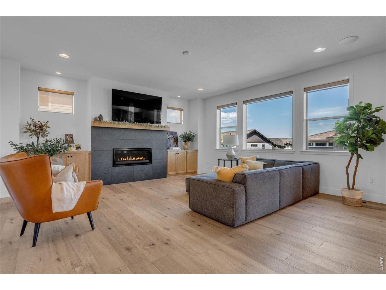 Broomfield, Colorado, 80023, United States, 5 Bedrooms Bedrooms, ,5 BathroomsBathrooms,Residential,Active,2052095