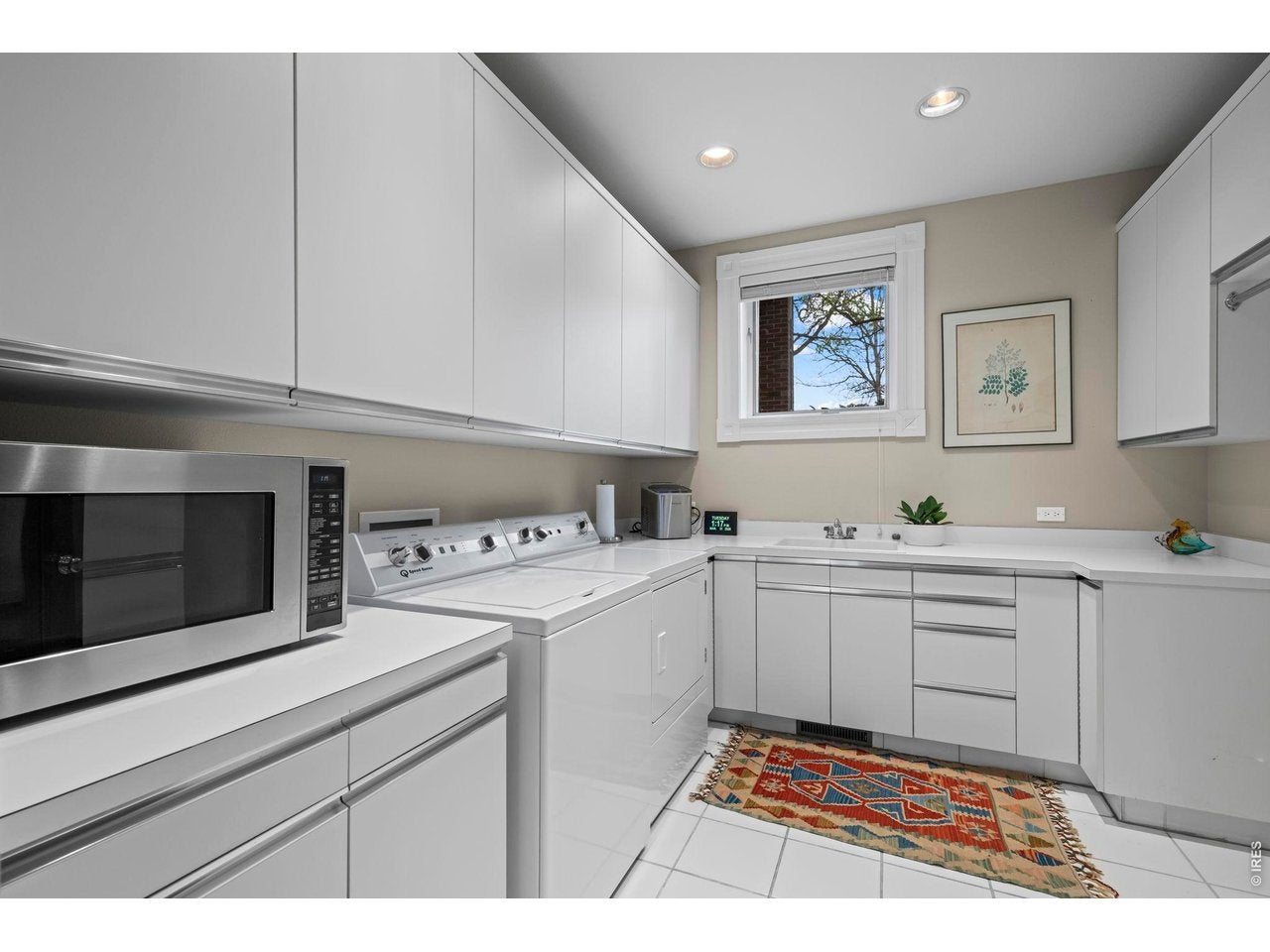 Niwot, Colorado, 80503, United States, 4 Bedrooms Bedrooms, ,7 BathroomsBathrooms,Residential,Active,2033402