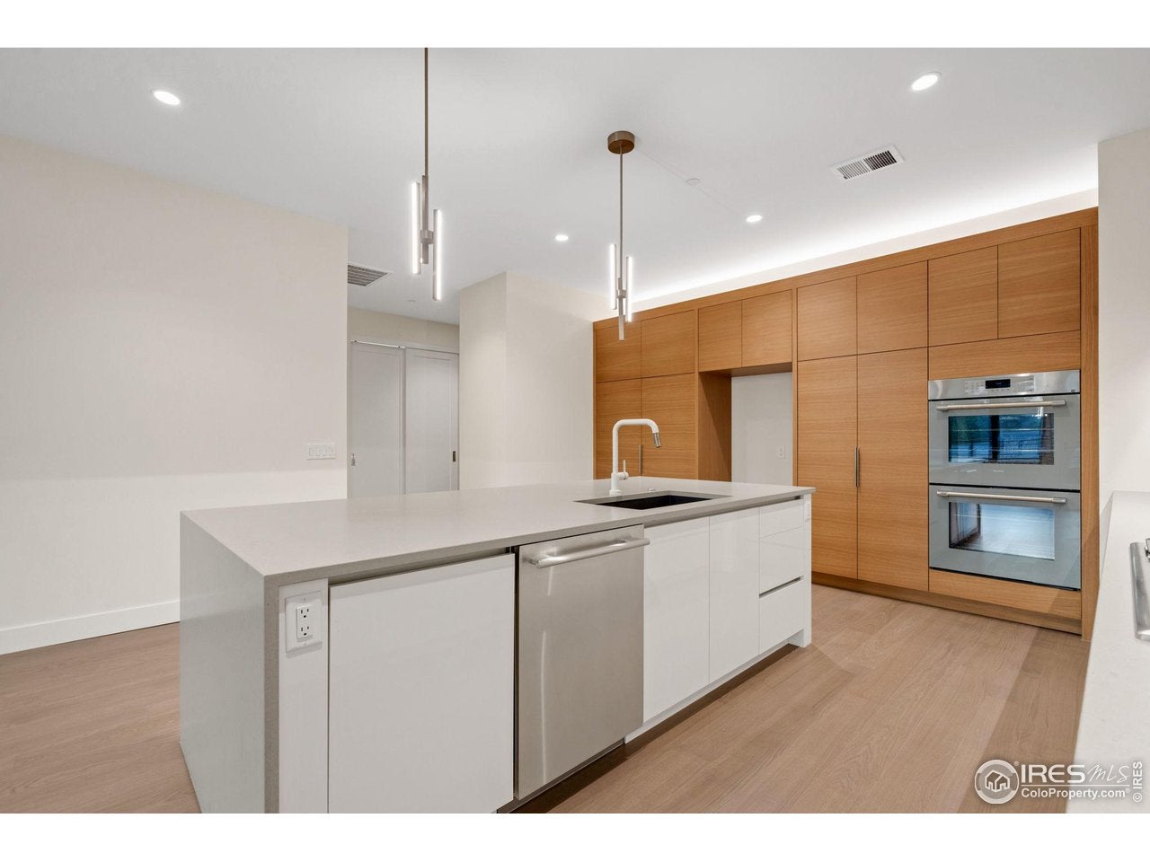 Loveland, Colorado, 80537, United States, 2 Bedrooms Bedrooms, ,3 BathroomsBathrooms,Residential,Active,1726842