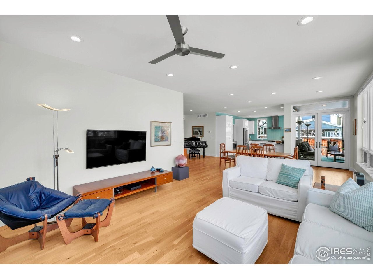 Louisville, Colorado, 80027, United States, 4 Bedrooms Bedrooms, ,3 BathroomsBathrooms,Residential,Active,2009400