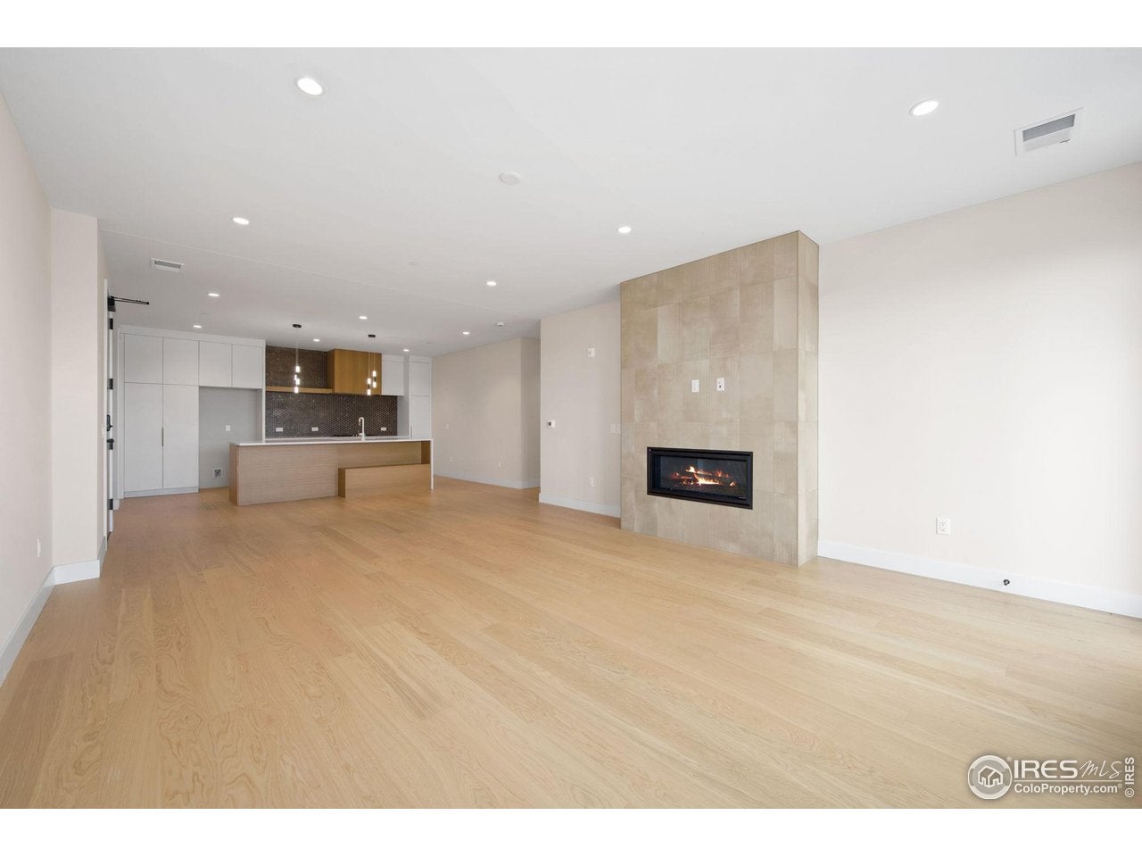 Loveland, Colorado, 80537, United States, 2 Bedrooms Bedrooms, ,3 BathroomsBathrooms,Residential,Active,1884717