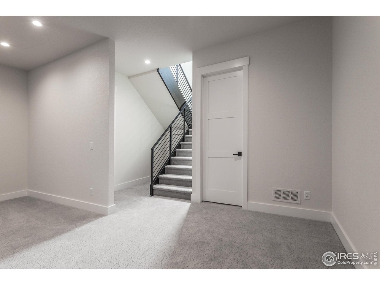 Berthoud, Colorado, 80513, United States, 4 Bedrooms Bedrooms, ,4 BathroomsBathrooms,Residential,Active,1995272