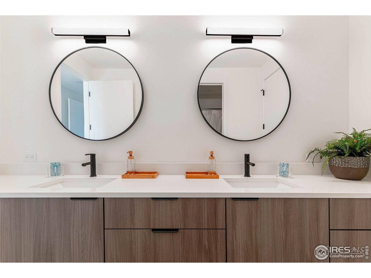 Boulder, Colorado, 80304, United States, 5 Bedrooms Bedrooms, ,5 BathroomsBathrooms,Residential,Active,2015466