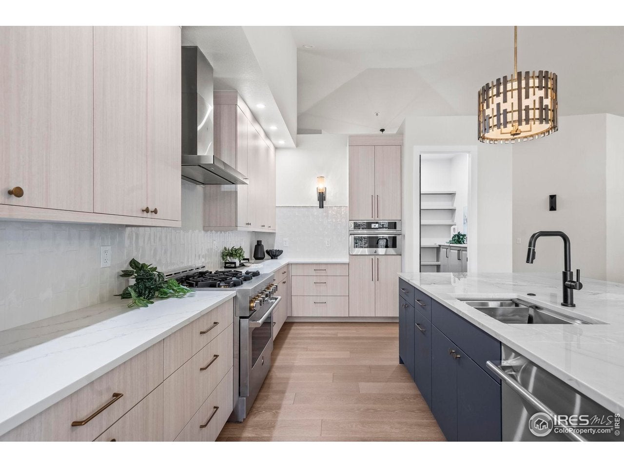 Boulder, Colorado, 80301, United States, 4 Bedrooms Bedrooms, ,4 BathroomsBathrooms,Residential,Active,1997569