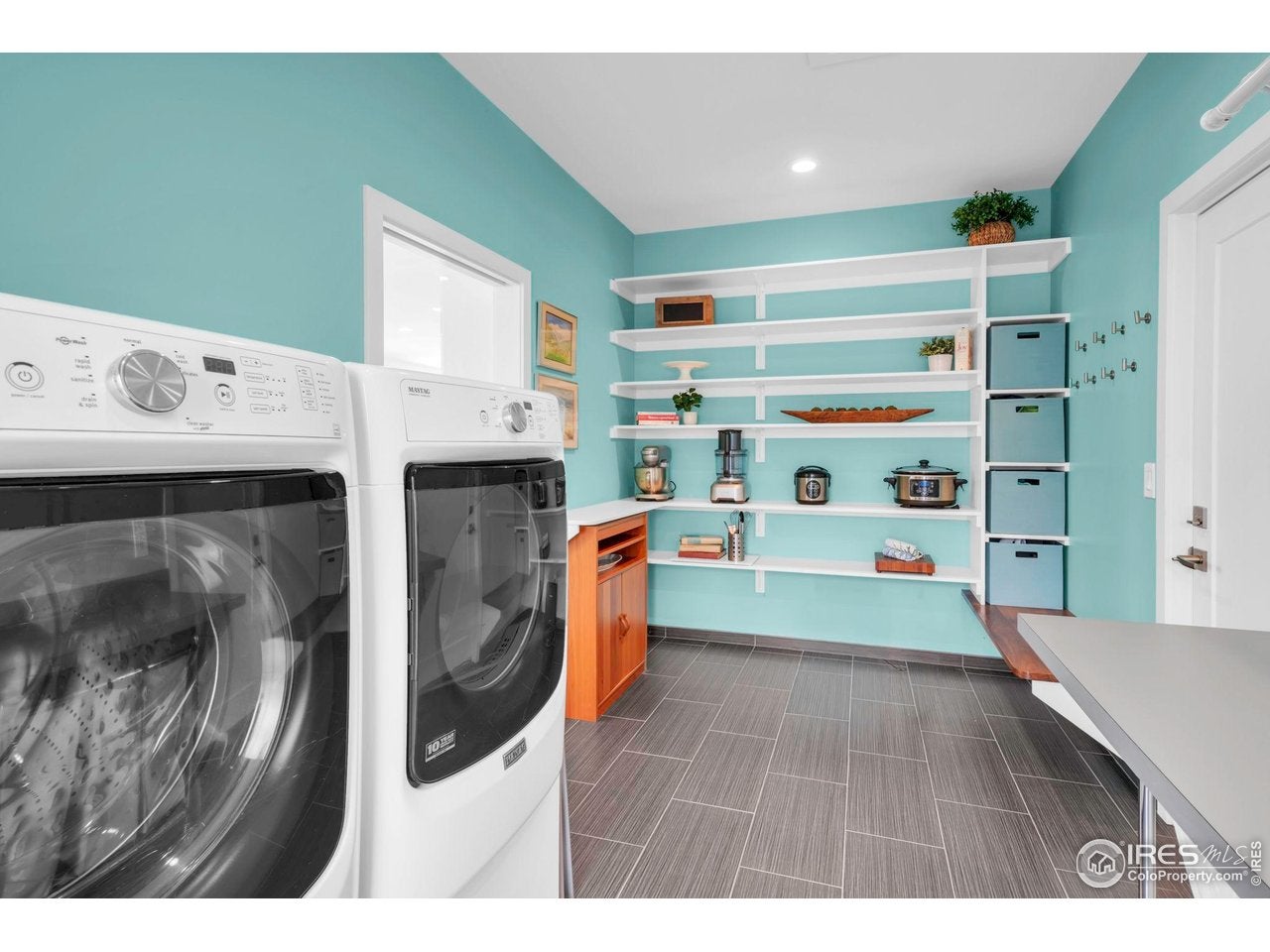 Louisville, Colorado, 80027, United States, 4 Bedrooms Bedrooms, ,3 BathroomsBathrooms,Residential,Active,2009400