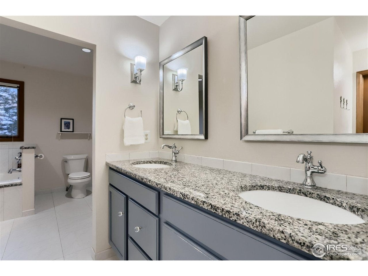 Boulder, Colorado, 80302, United States, 3 Bedrooms Bedrooms, ,3 BathroomsBathrooms,Residential,Active,2008004