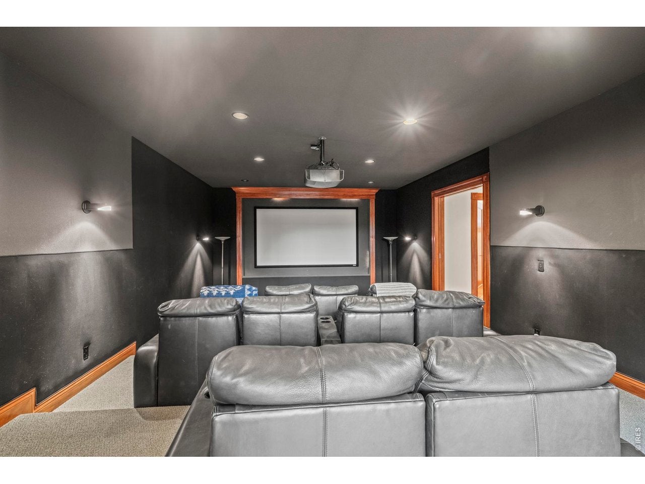 Niwot, Colorado, 80503, United States, 4 Bedrooms Bedrooms, ,7 BathroomsBathrooms,Residential,Active,2033402